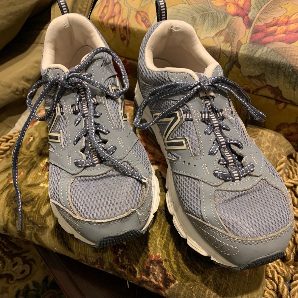 New Balance 430 Gray & Pink Athletic Running Shoes